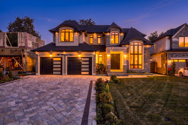 507 Wildwood Dr. Oakville On L6k 1v1
