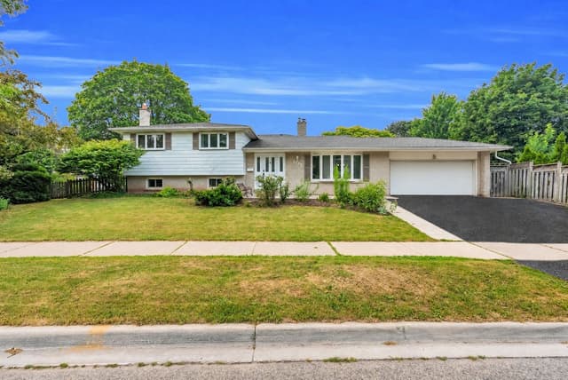 2673 Thorn Lodge Dr. Mississauga On L5k 1l1
