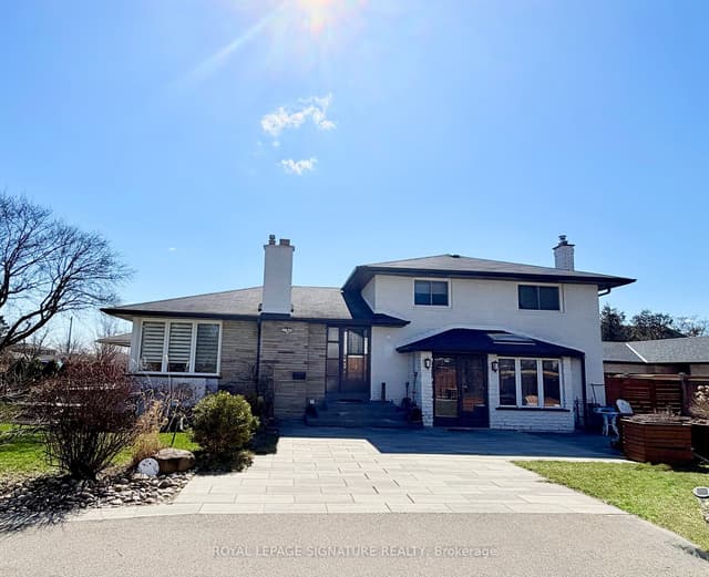 2263 Harcourt Cres. Mississauga On L4y 1w3