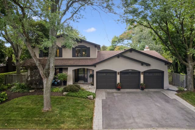 250 Mccraney St. W Oakville On L6h 3b2