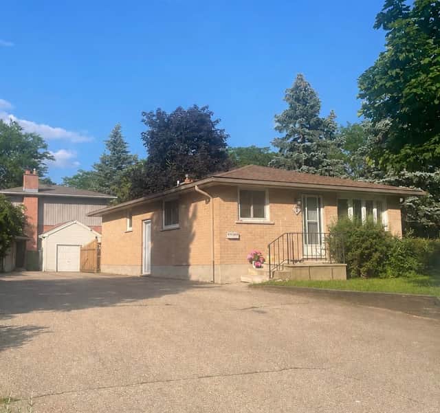 1 Joyce Pl. Bsmt Guelph On N1e 6p8