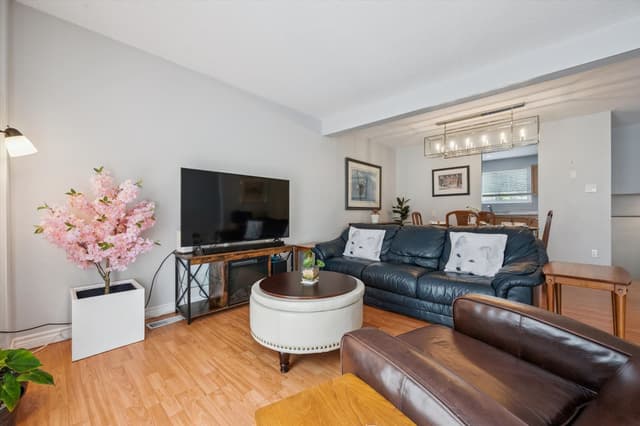 201 Silvercreek Pkwy. N 15 Guelph On N1h 3t4