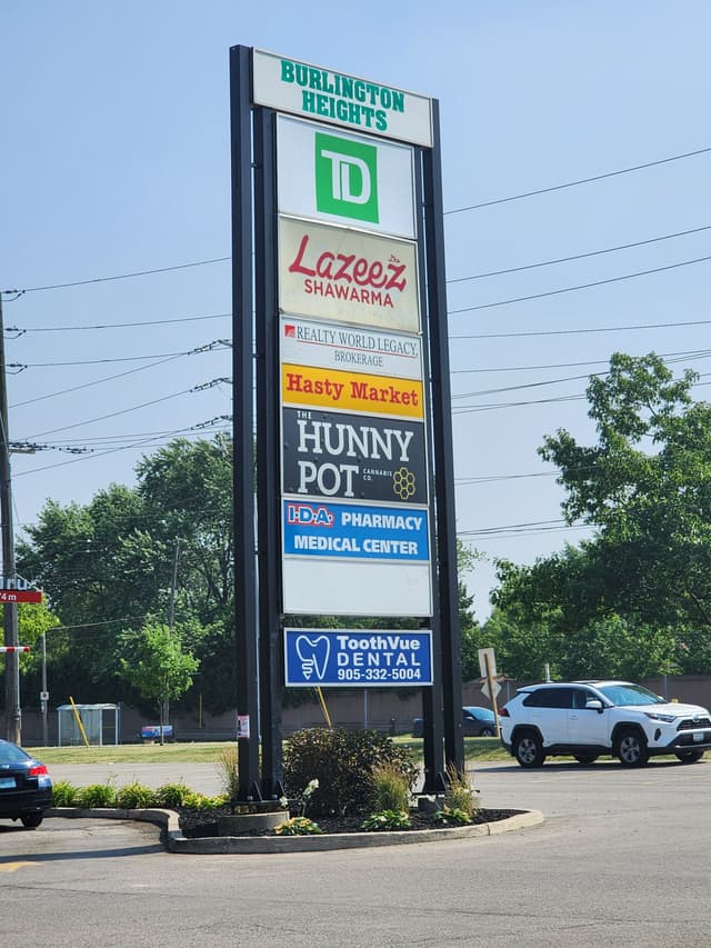 1505 Guelph Line 12&13 Burlington On L7p 3b6