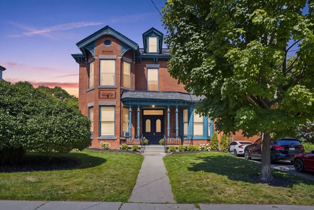 132 Emerald St. S Hamilton On L8n 2v5