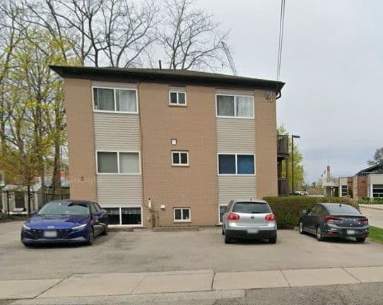 3 Robinson St. 2 Grimsby On L3m 3c8