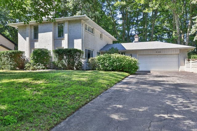 328 Dalewood Dr. Oakville On L6j 4p5