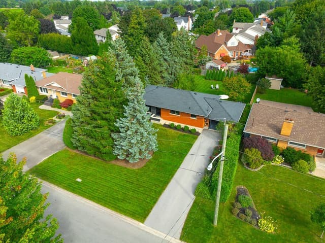 3 Cherry St. Niagara-on-the-lake On L0s 1j0