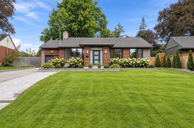 1563 Skyline Dr. Mississauga On L5e 2w6