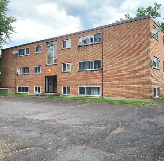 5 Napier St. St Catharines On L2r 6b3