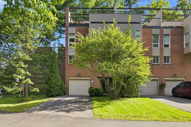 1250 Marlborough Ct. 13 Oakville On L6h 2w7