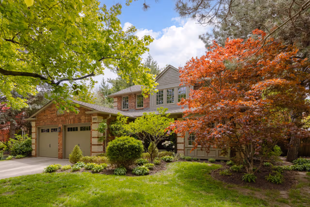 392 Aspen Forest Dr. Oakville On L6j 6h5