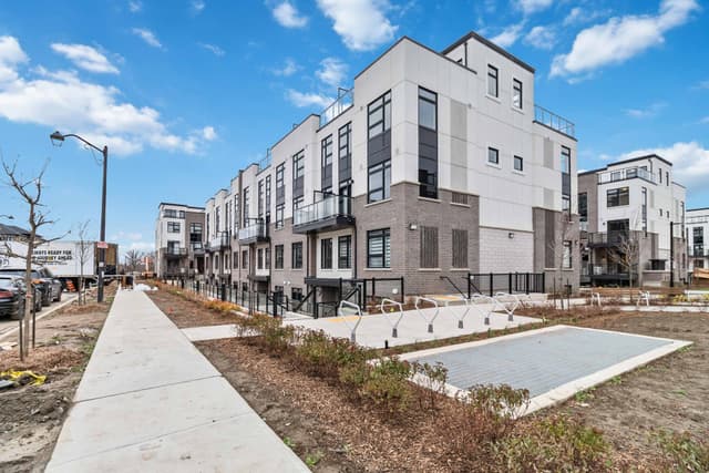 1569 Rose Way 128 Milton On L9e 0j2