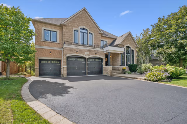 1036 Valley Crest Circle Oakville On L6h 6w8
