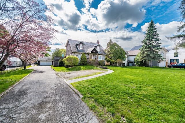 2212 Mississauga Rd. Mississauga On L5h 2k9