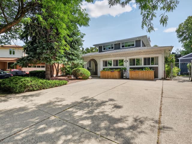 14 Fairlawn Ct. St Catharines On L2m 7k4