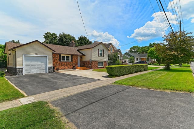 446 Geneva St. St Catharines On L2n 2h3