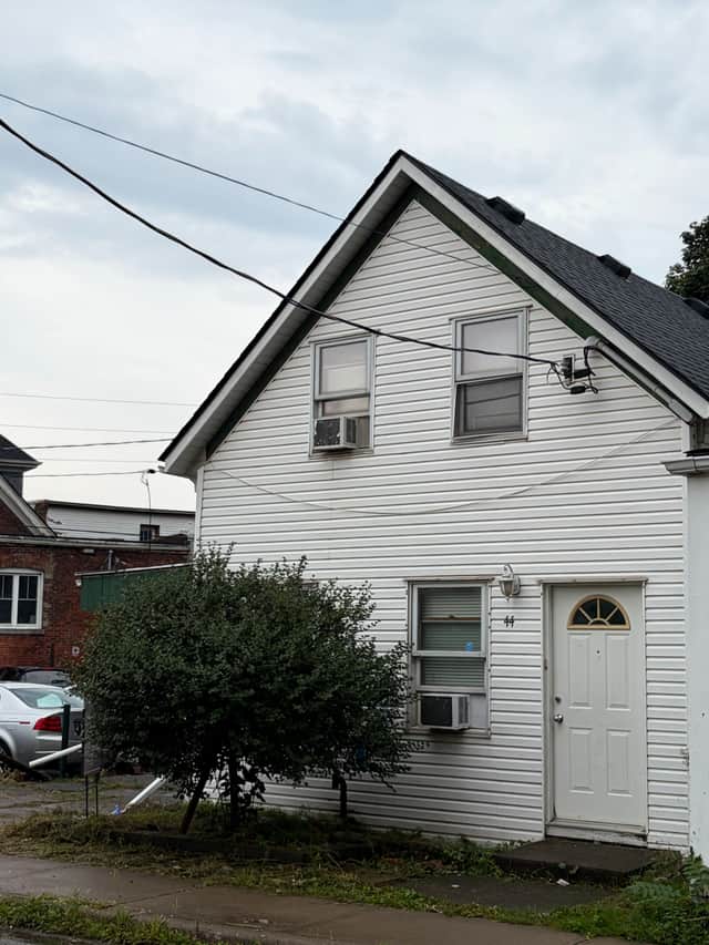 44 North St. St Catharines On L2r 2s5