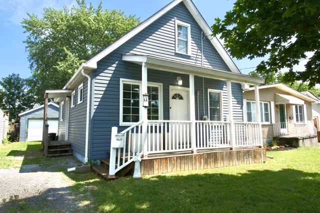 44 Cumming St. St Catharines On L2s 1h9