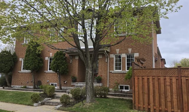 1347 Brookstar Dr. Oakville On L6m 3w1