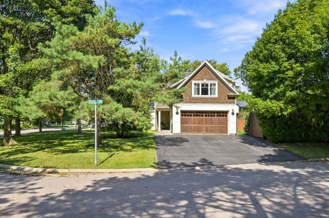 125 Ulster Dr. Oakville On L6l 3p3