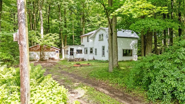 2529 Campbellville Rd. Milton On L9t 2x7