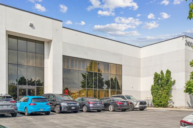 2400 Winston Park Dr. 3 Oakville On L6h 0g7