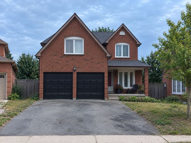 211 Macedonia Cres. Bsmt Mississauga On L5b 3r8