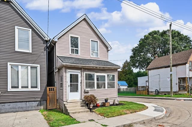 41 Francis St. Hamilton On L8l 3t9