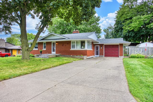 6 Cherrywood Ave. Grimsby On L3m 2n1