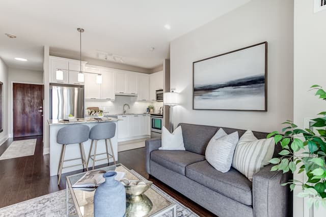 2470 Prince Michael Dr. 414 Oakville On L6h 0g9