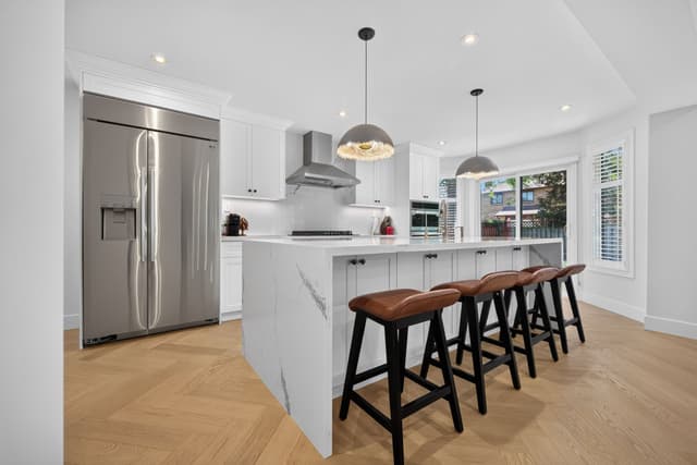 1073 Grandeur Cres. Oakville On L6h 4b6
