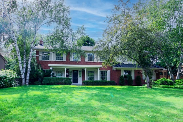 1290 Braeside Dr. Oakville On L6j 2a4