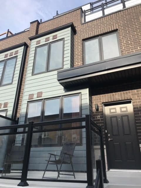 2285 Mcnab Ln. 10 Mississauga On L5j 0b3