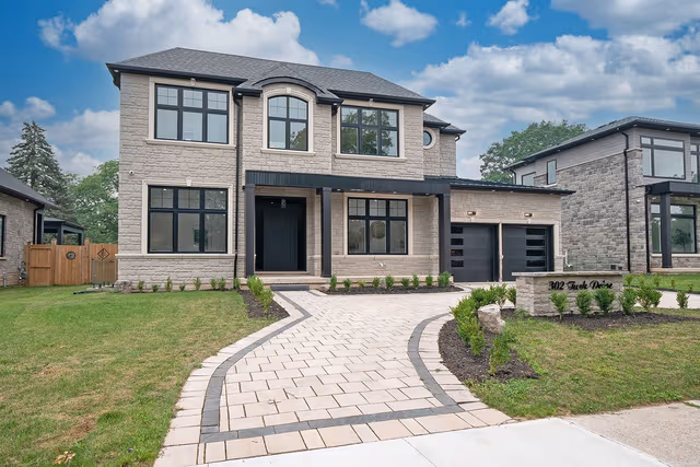 302 Tuck Dr. Burlington On L7l 2r1