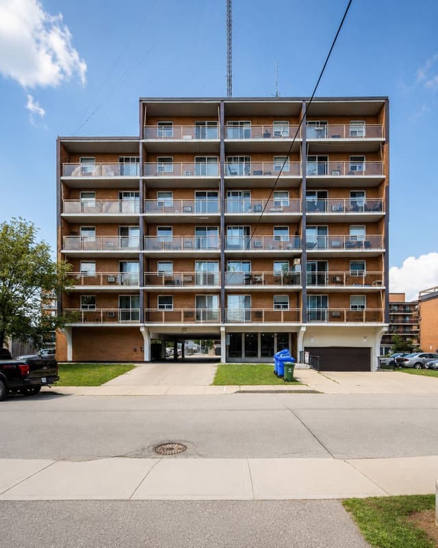 30 Summit Ave. 704 Hamilton On L8v 2r8