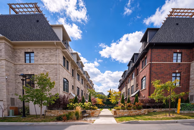 40 Lunar Cres. 72 Mississauga On L5m 2r5