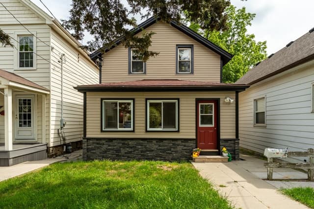 15 Adelaide St. Grimsby On L3m 1x2