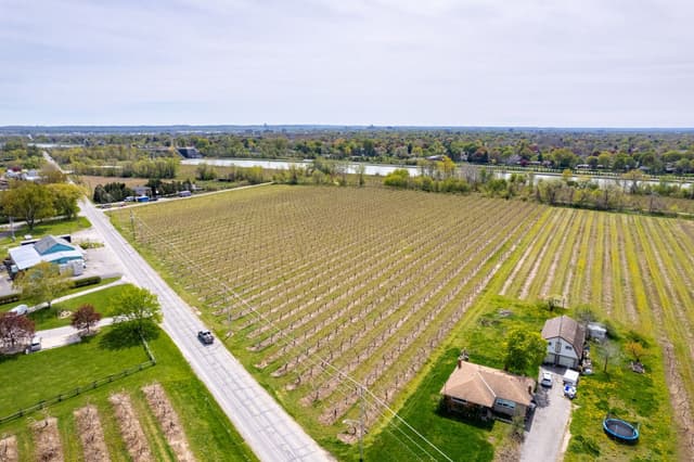 160 Read Rd. St Catharines On L2r 7k6