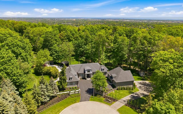 3205 Highpoint Ct. Burlington On L7p 0p9