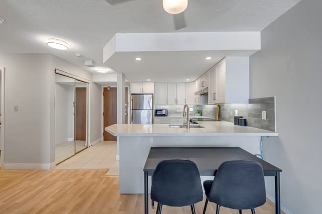 25 Agnes St. 903 Mississauga On L5b 3x7