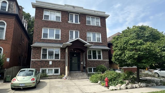 84 Proctor Blvd. Hamilton On L8m 2m4
