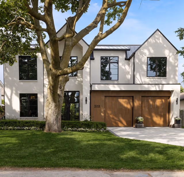 203 Weybourne Rd. Oakville On L6k 2t7