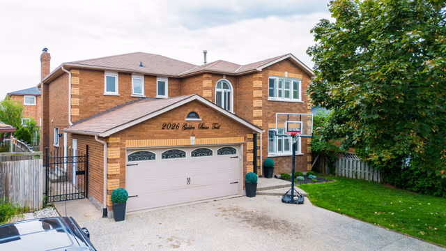 2026 Golden Briar Trail Oakville On L6h 4n9