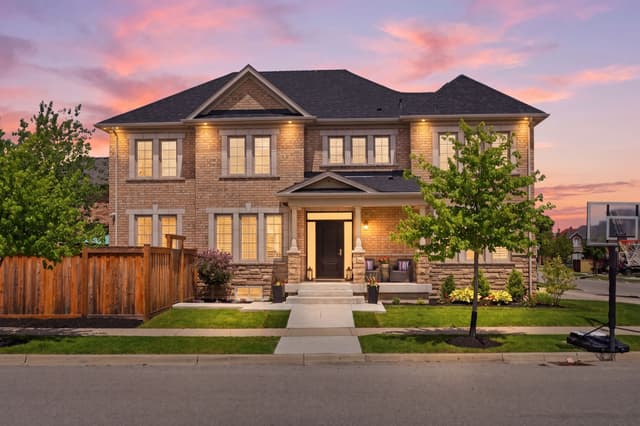 4645 Doug Wright Dr. Burlington On L7m 0l3