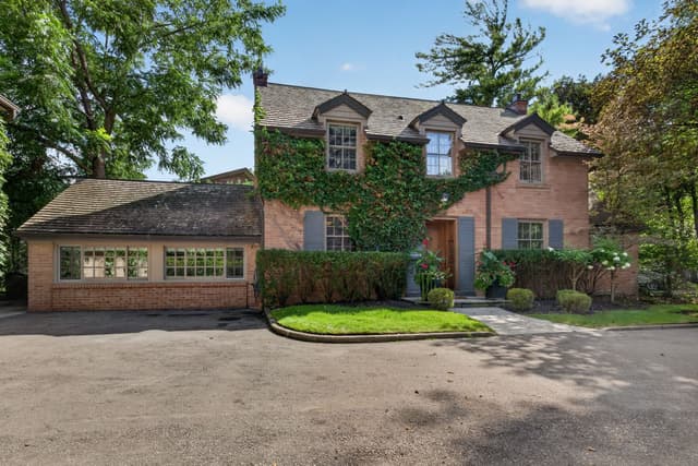 1425 Solana Cres. Mississauga On L5h 3x9