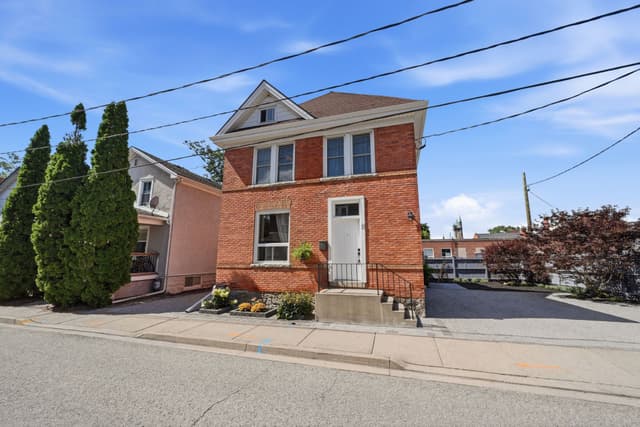 8 Trafalgar St. St Catharines On L2r 3l7