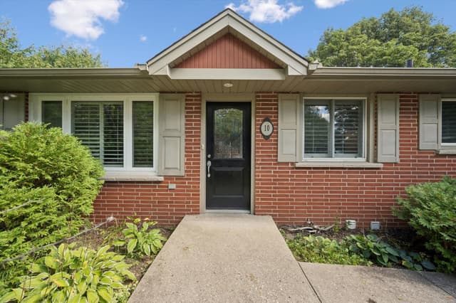 10 Picadilly Pl. Guelph On N1g 2p9