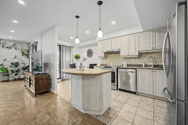 1000 Cedarglen Gate 501 Mississauga On L5c 3z5
