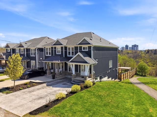 83 Hillview Rd. St Catharines On L2s 1s8
