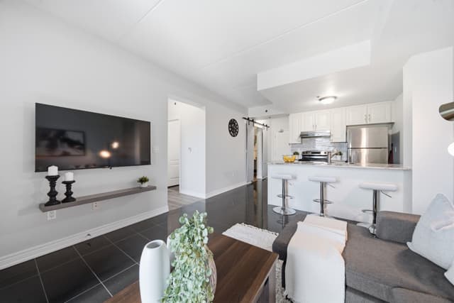 1421 Costigan Rd. 506 Milton On L9t 2n4